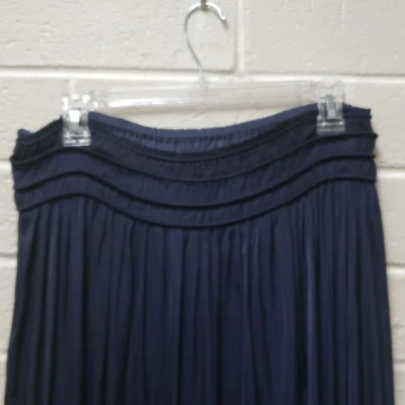 Elegant Navy Blue Women's Skirt - Picture 4 of 4